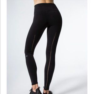 Luxurious ALO Yoga Dash Leggings for Sale